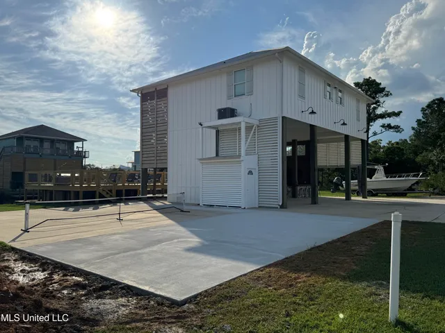 $3,100 | 4021 Blue Jay Street, Bay St. Louis, MS 39520