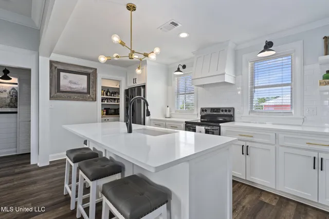 $3,100 | 4021 Blue Jay Street, Bay St. Louis, MS 39520