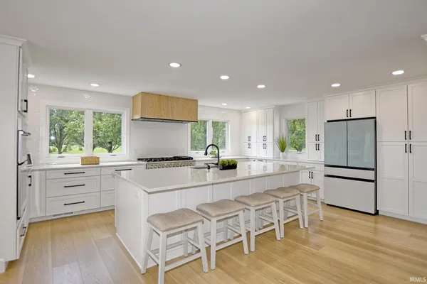 $1,499,900 | 6700 Vann Road, Newburgh, IN 47630