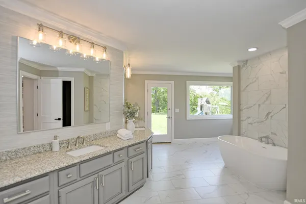 $1,499,900 | 6700 Vann Road, Newburgh, IN 47630
