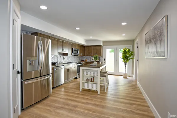 $1,499,900 | 6700 Vann Road, Newburgh, IN 47630
