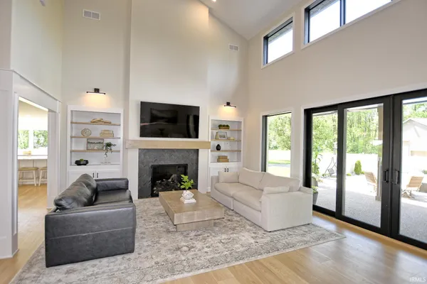 $1,499,900 | 6700 Vann Road, Newburgh, IN 47630