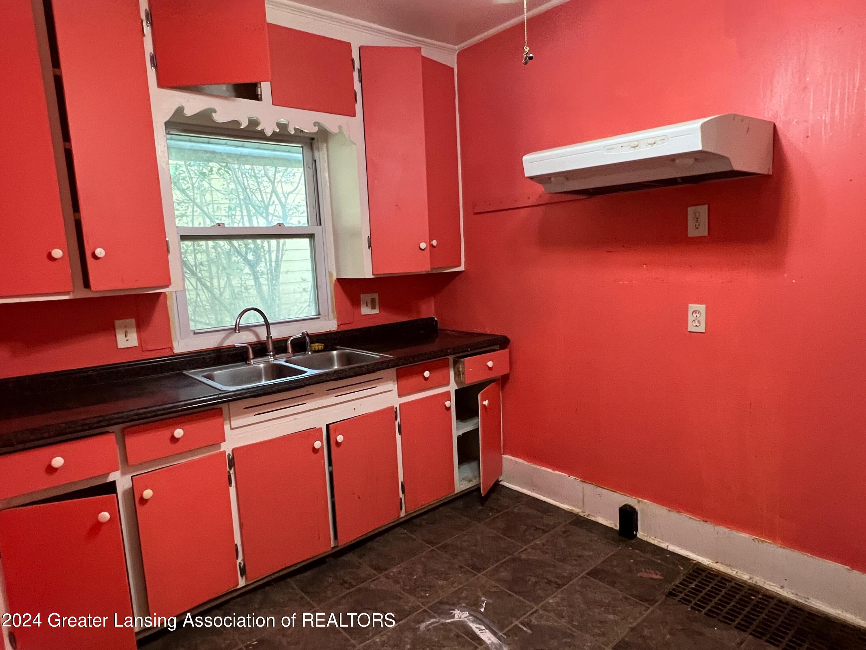 1007 Cleveland Street Lansing, MI 48906 - Photo 11 of 23 IMG_6443