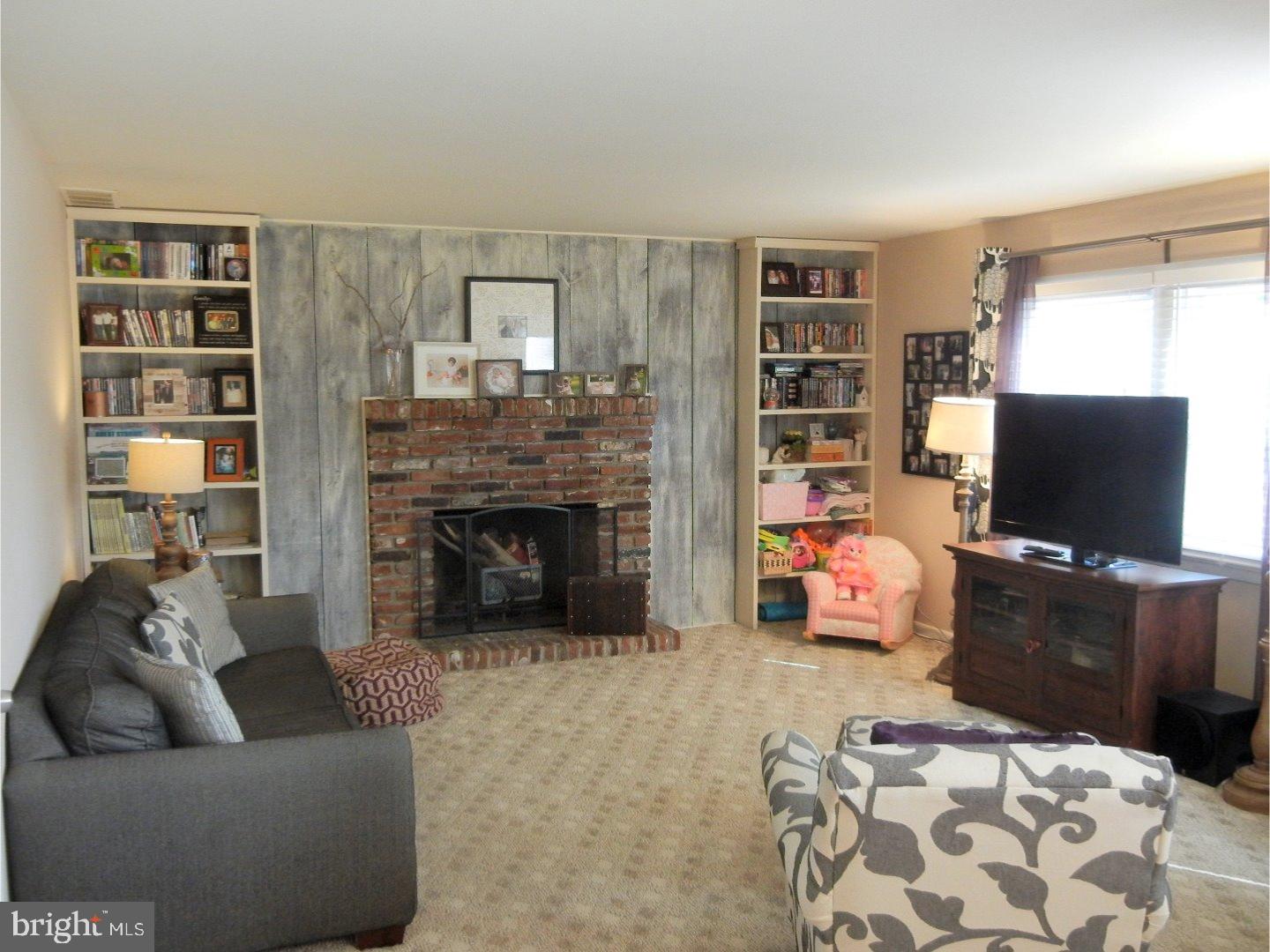 87 Taunton Road Medford, NJ 08055 - Photo 14 of 25 Family Room