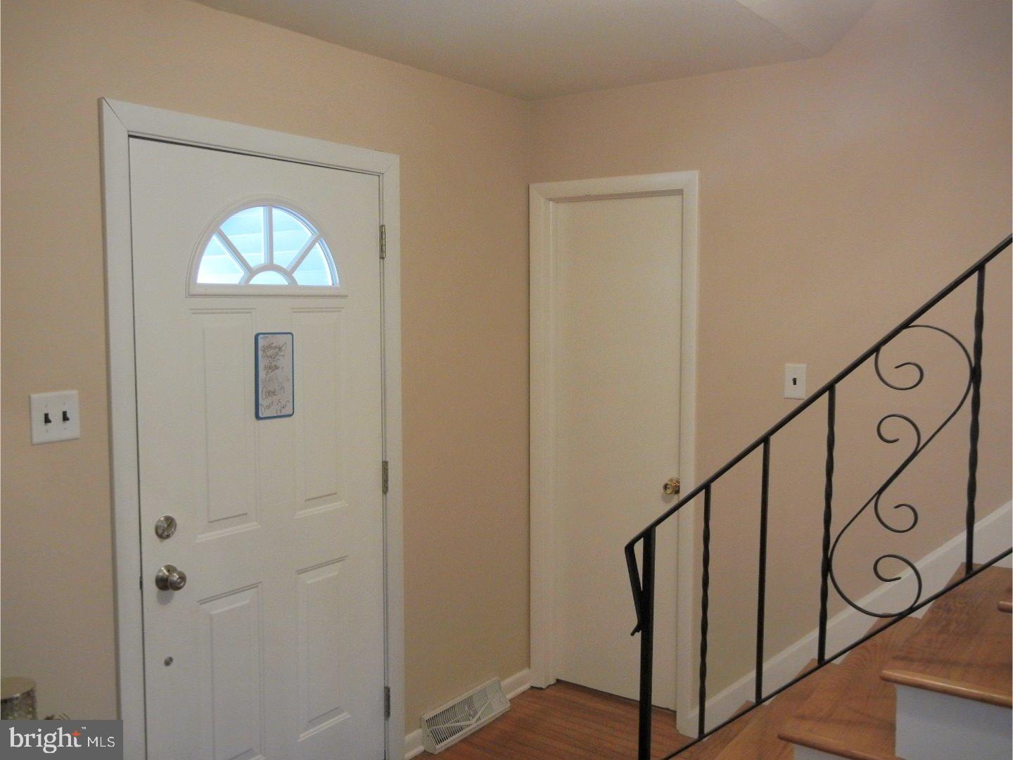 87 Taunton Road Medford, NJ 08055 - Photo 4 of 25 Foyer