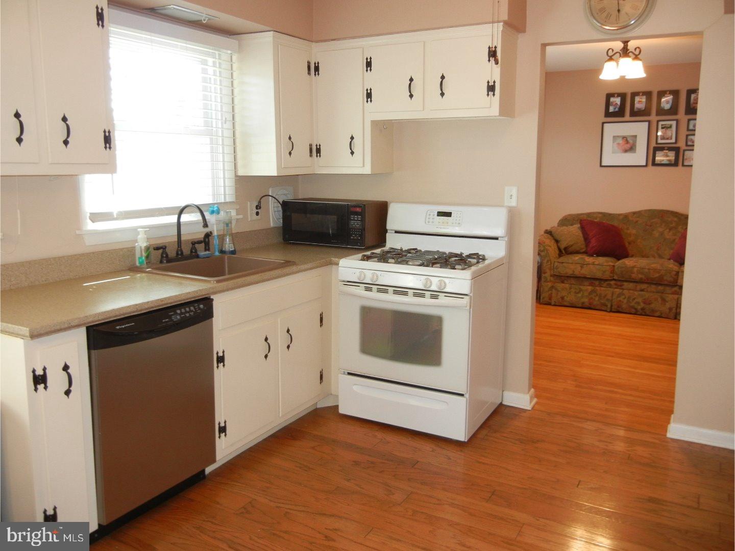 87 Taunton Road Medford, NJ 08055 - Photo 8 of 25 Kitchen