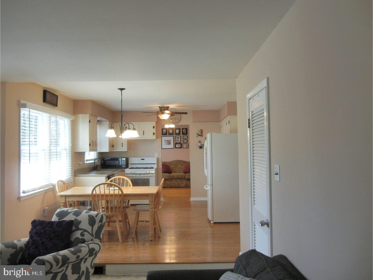 87 Taunton Road Medford, NJ 08055 - Photo 10 of 25 Breakfast Room