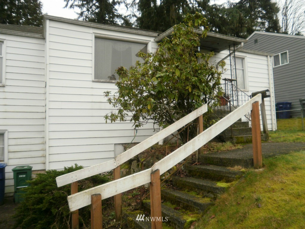430 Windsor Way Northeast Renton, WA 98056 - Photo 2 of 19