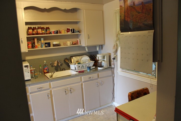 430 Windsor Way Northeast Renton, WA 98056 - Photo 11 of 19
