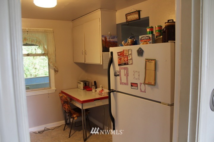 430 Windsor Way Northeast Renton, WA 98056 - Photo 12 of 19