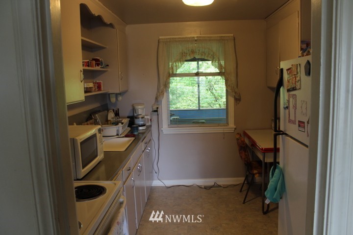 430 Windsor Way Northeast Renton, WA 98056 - Photo 13 of 19