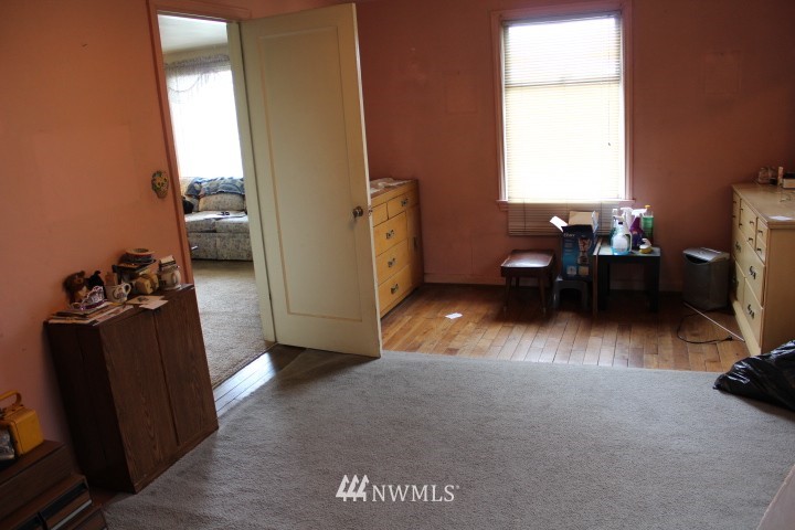 430 Windsor Way Northeast Renton, WA 98056 - Photo 14 of 19