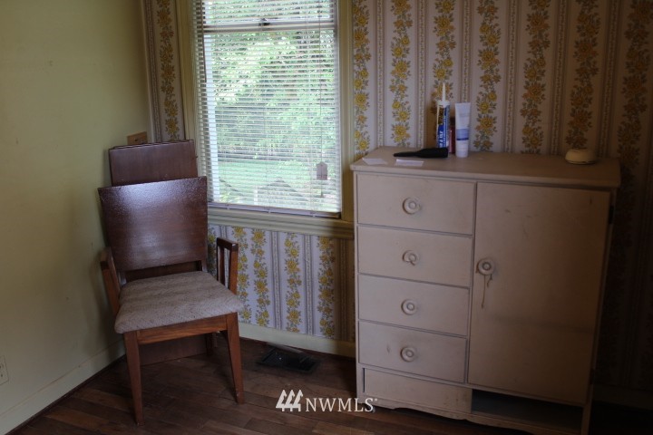 430 Windsor Way Northeast Renton, WA 98056 - Photo 16 of 19
