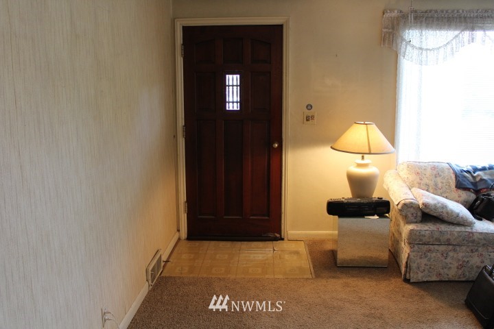 430 Windsor Way Northeast Renton, WA 98056 - Photo 8 of 19