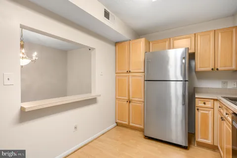 $325,000 | 19385 Cypress Ridge Terrace, Unit 519, Leesburg, VA 20176
