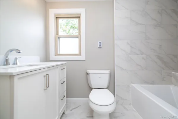 $5,500 | 3883 Franklin Avenue, Seaford, NY 11783