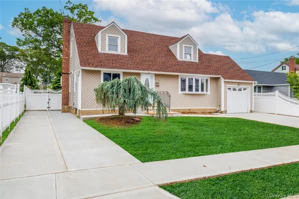 $5,500 | 3883 Franklin Avenue, Seaford, NY 11783