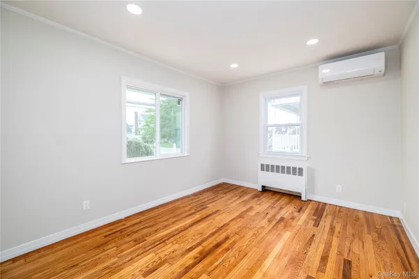 $5,500 | 3883 Franklin Avenue, Seaford, NY 11783