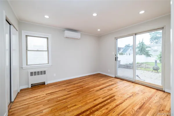 $5,500 | 3883 Franklin Avenue, Seaford, NY 11783