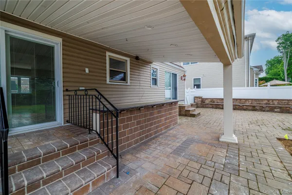 $5,500 | 3883 Franklin Avenue, Seaford, NY 11783