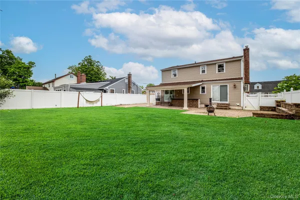 $5,500 | 3883 Franklin Avenue, Seaford, NY 11783