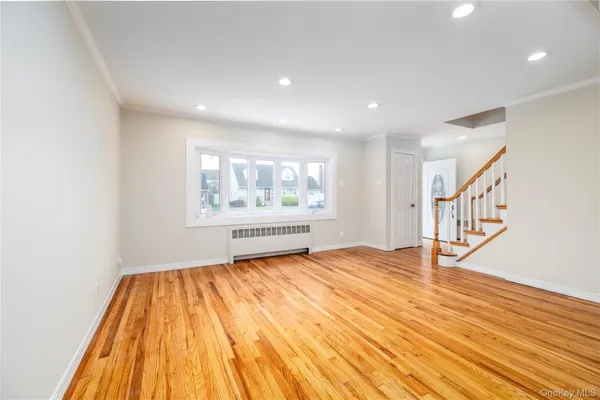 $5,500 | 3883 Franklin Avenue, Seaford, NY 11783