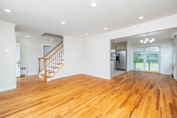 $5,500 | 3883 Franklin Avenue, Seaford, NY 11783