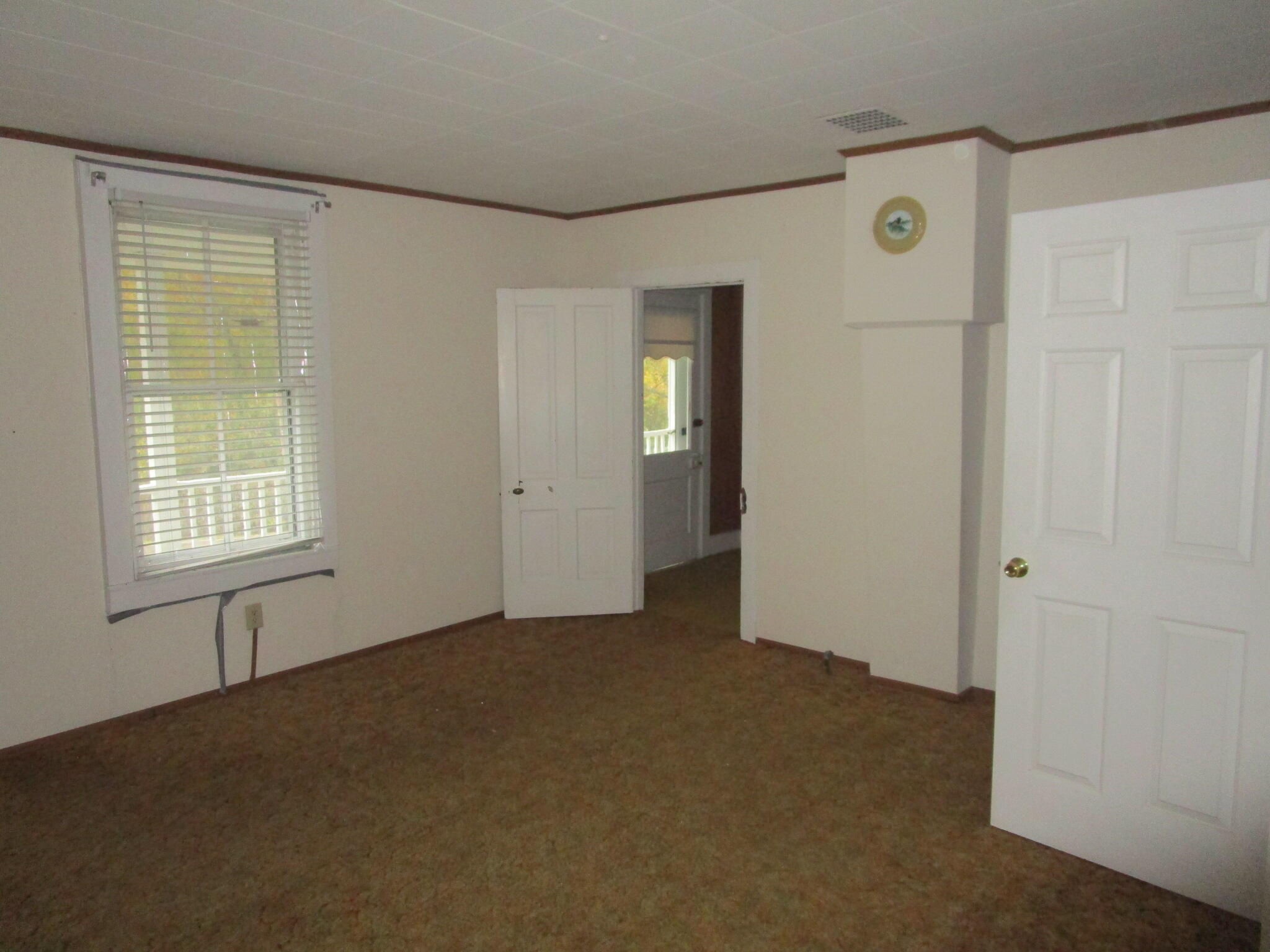 159 Mt Sterling Road Paris, KY 40361 - Photo 5 of 33 IMG_3494