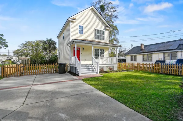 $2,800 | 1124 5th Avenue, Charleston, SC 29407