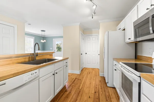 $2,800 | 1124 5th Avenue, Charleston, SC 29407