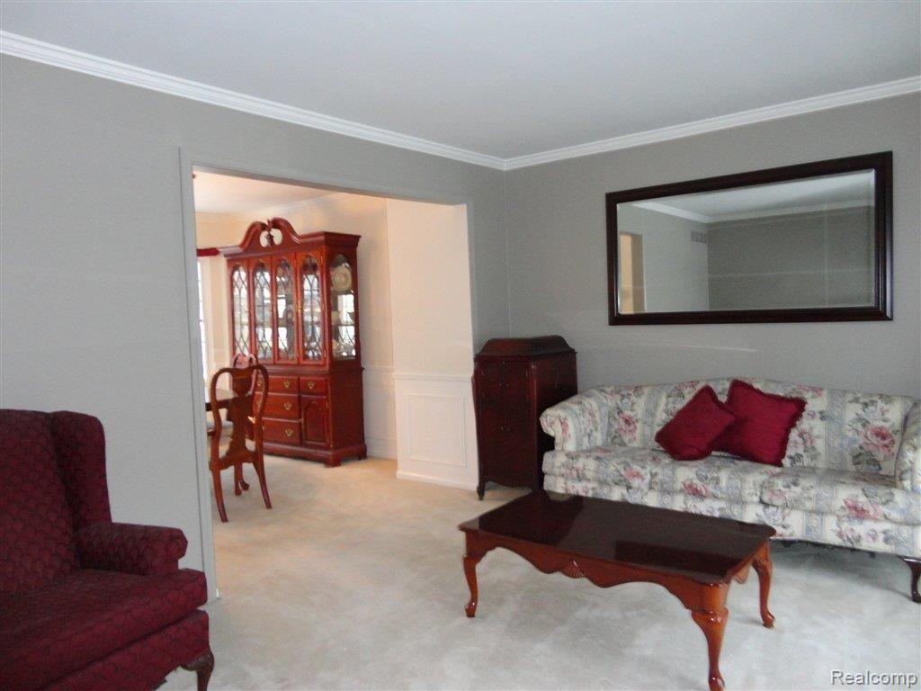 1960 North Fairview Lane Rochester, MI 48306 - Photo 4 of 23 DSC00135.JPG