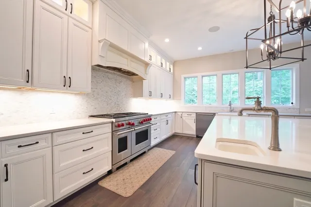 $3,490,000 | 9 Schaffner Lane, Dover, MA 02030