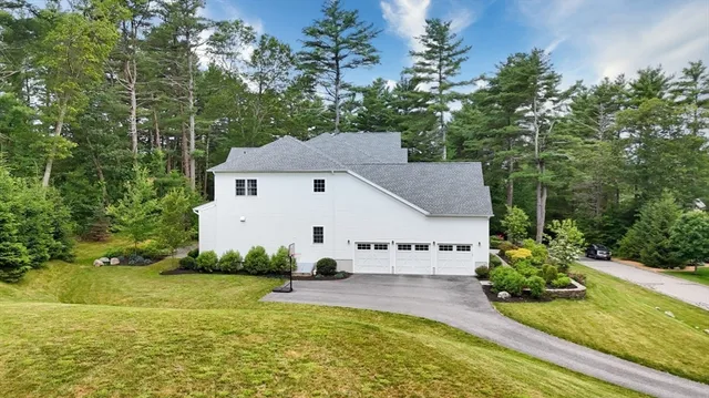 $3,490,000 | 9 Schaffner Lane, Dover, MA 02030