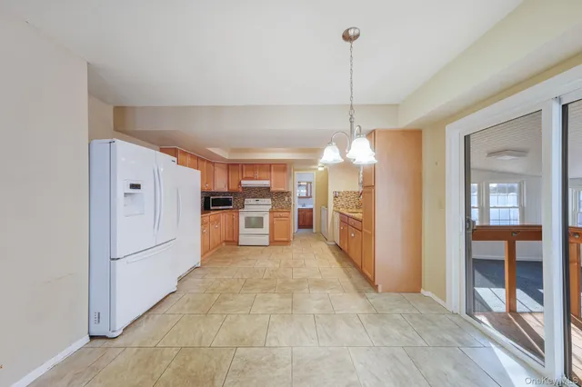 $599,999 | 139 Tarpon Avenue, Medford, NY 11763