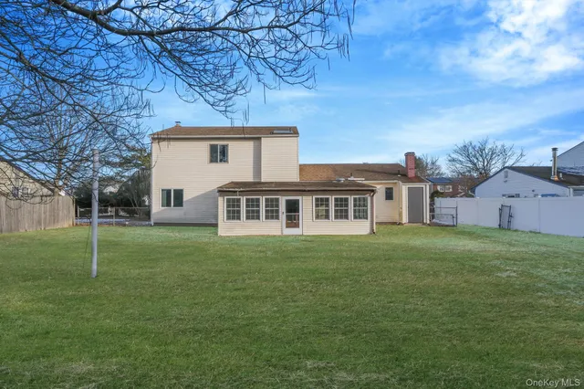 $599,999 | 139 Tarpon Avenue, Medford, NY 11763