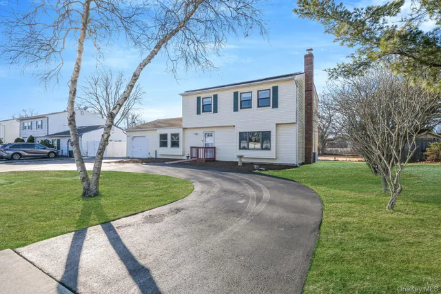 $599,999 | 139 Tarpon Avenue, Medford, NY 11763