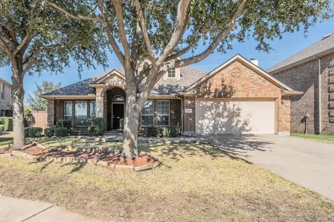 $380,000 | 5960 Summerwood Drive, Grand Prairie, TX 75052