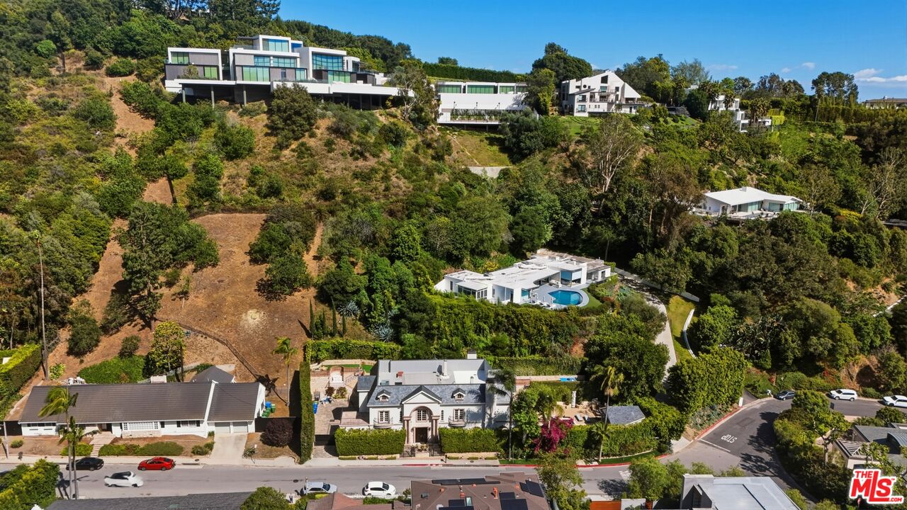 900 Chantilly Road Los Angeles, CA 90077 - Photo 41 of 46
