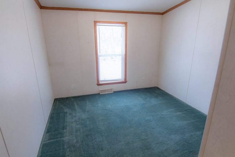 3146 Klender Road Rhodes, MI 48652 - Photo 19 of 32 1869661-18.JPG