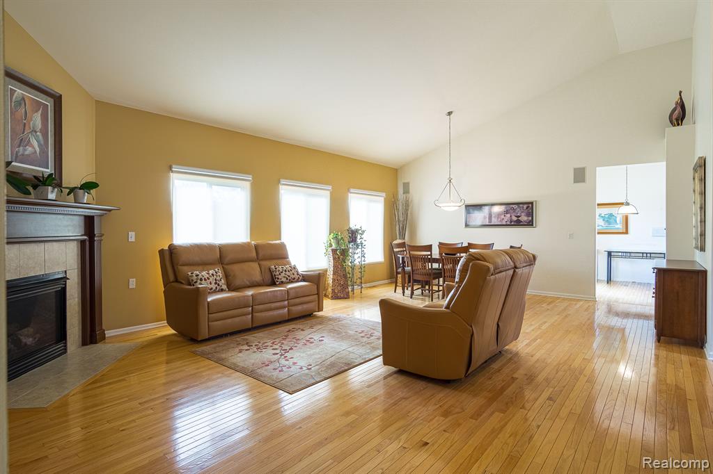 2125 Lagoon Drive Rochester Hills, MI 48309 - Photo 16 of 59