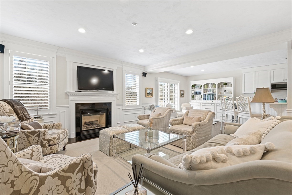 6 Old County Road, Unit 10 Sudbury, MA 01776 - Photo 4 of 30 Gallery Image 4