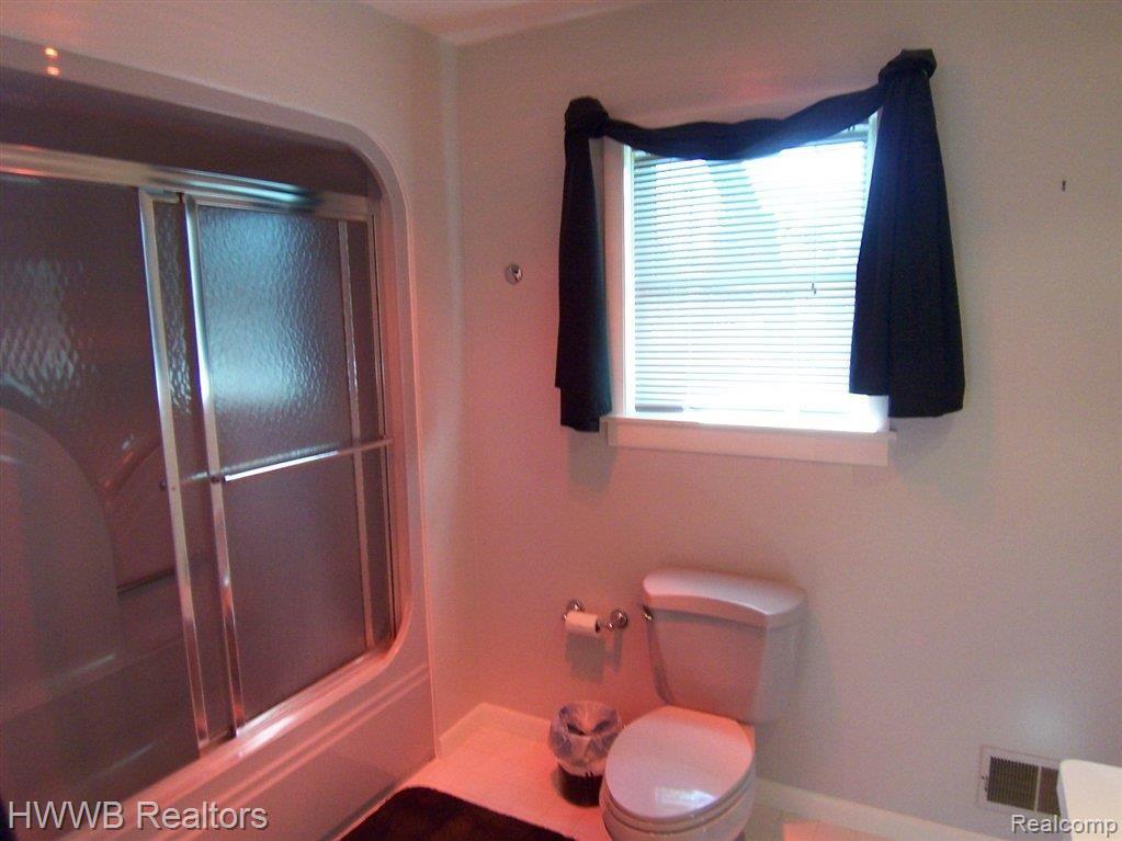 120 West Wattles Road Troy, MI 48098 - Photo 11 of 26 100_2414.jpg
