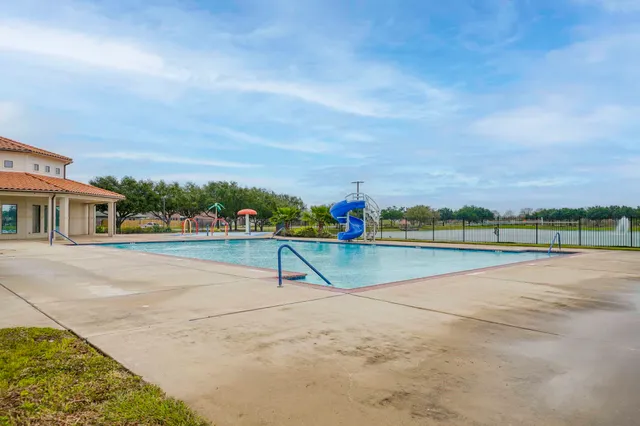 $2,250 | 121 Rodeo Drive, Manvel, TX 77578