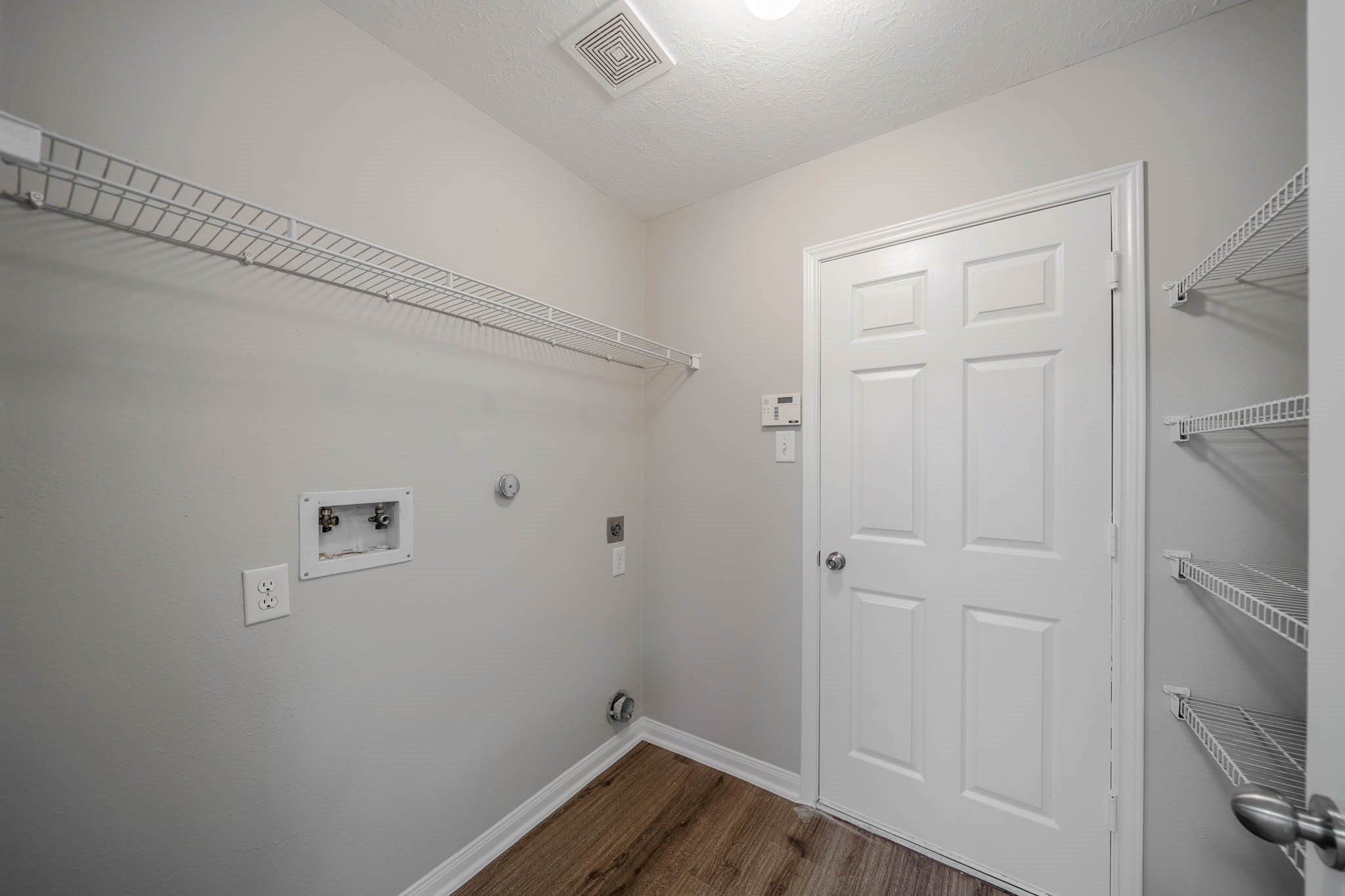121 Rodeo Drive Manvel, TX 77578 - Photo 10 of 22 a view of utility room