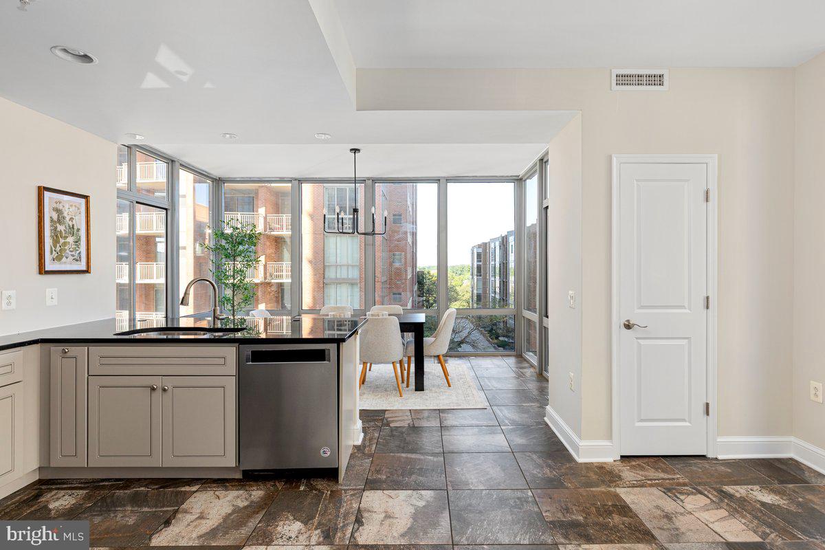 11990 Market Street, Unit 417 Reston, VA 20190 - Photo 10 of 43 Gallery Image 10