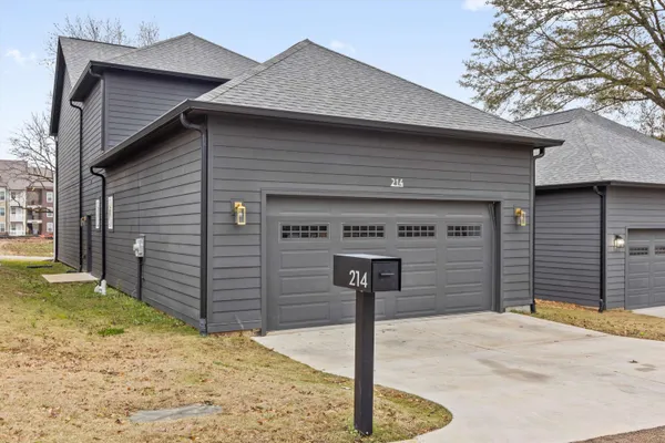 $499,000 | 214 McCowat Street, Jackson, TN 38301