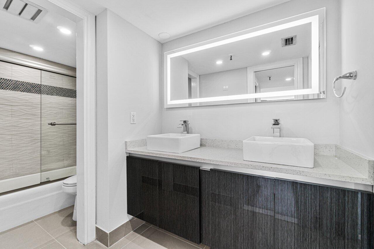 859 Jeffery Street, Unit 609 Boca Raton, FL 33487 - Photo 10 of 34 master bathroom