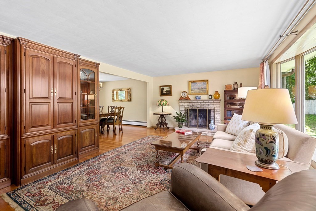 27 Surrey Road Salem, MA 01970 - Photo 9 of 38