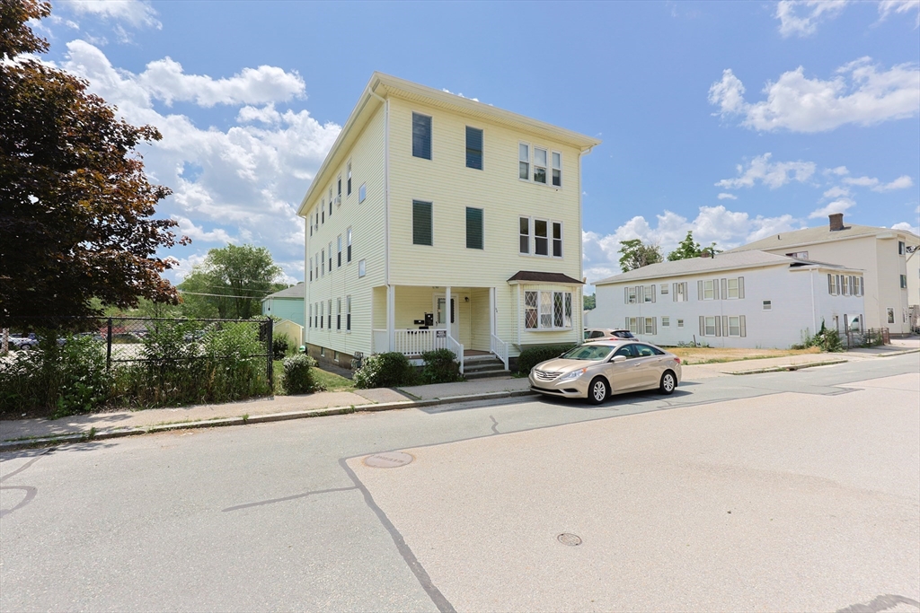 64 Chilmark Street Worcester, MA 01604 - Photo 25 of 36 Gallery Image 25