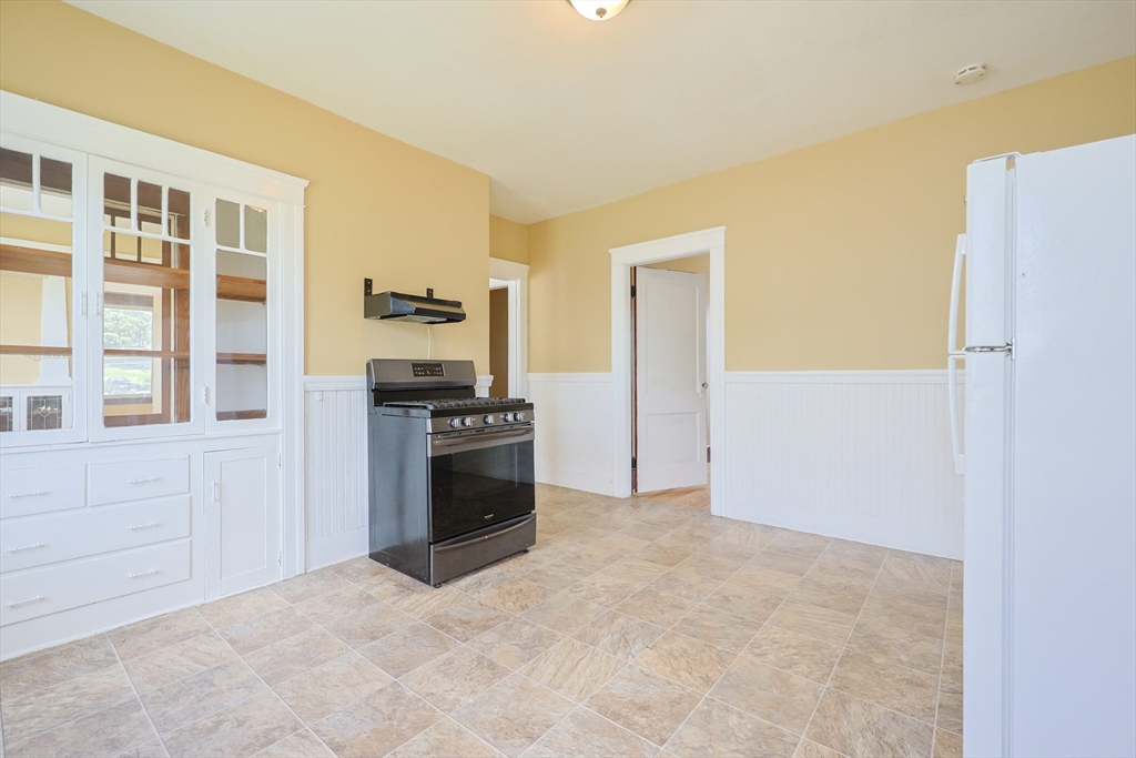 64 Chilmark Street Worcester, MA 01604 - Photo 8 of 36 Gallery Image 8